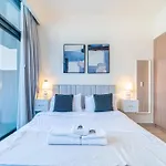 Bright & Spacious Studio In Azizi Riviera 24