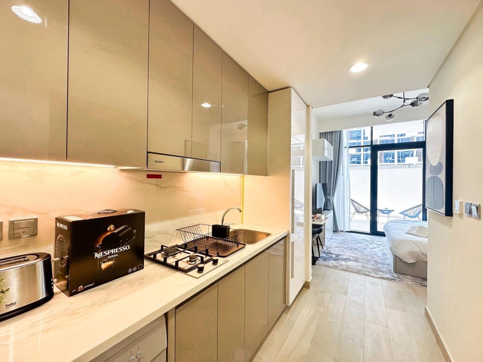 Apartment Bright & Spacious In Azizi Riviera 24 Dubai