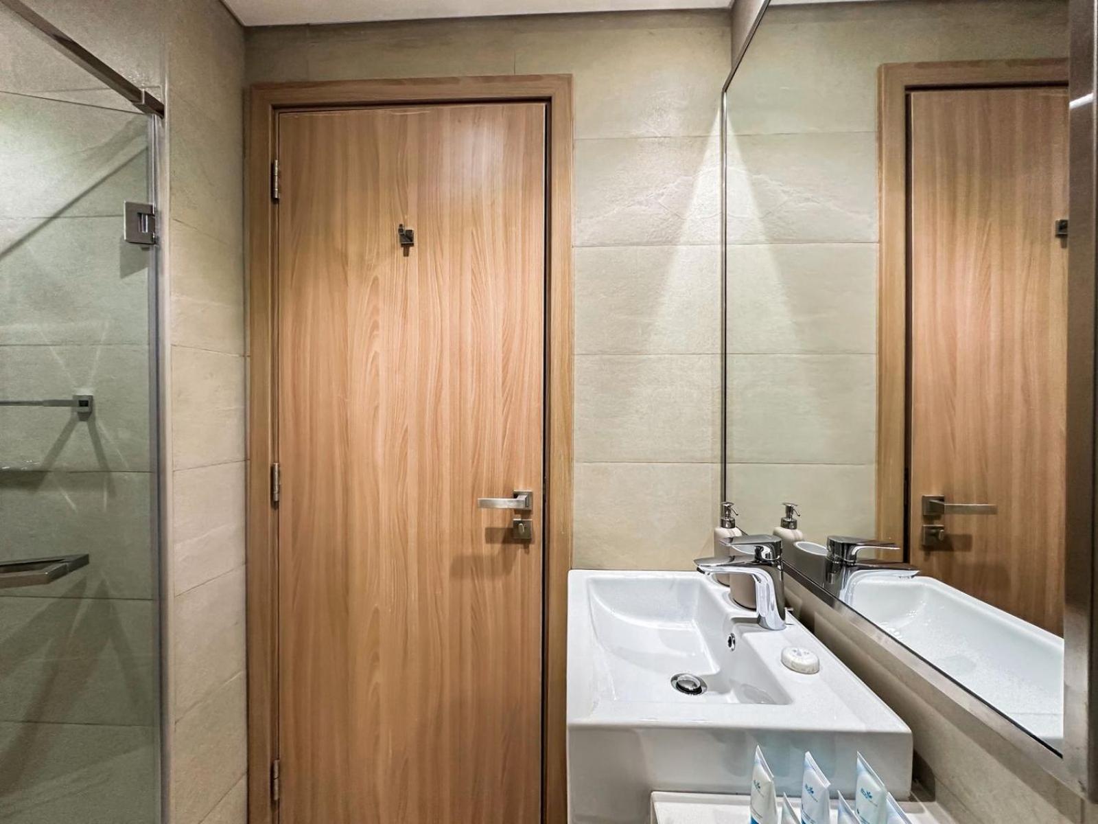 Apartment Bright & Spacious In Azizi Riviera 24 *